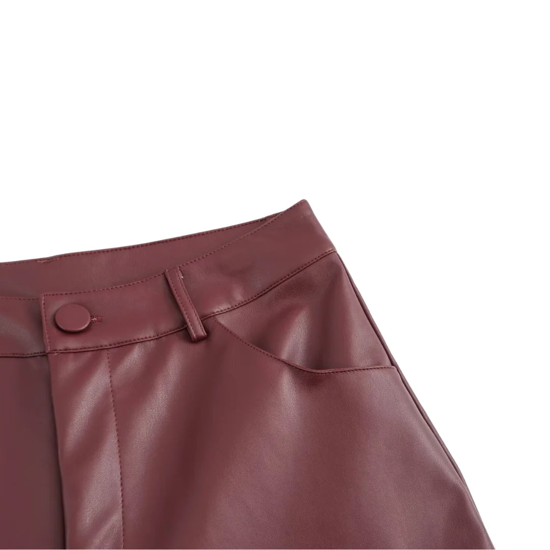 Kunstlederhose Burgundy Rot – Weit geschnitten, Elegant & Vegan