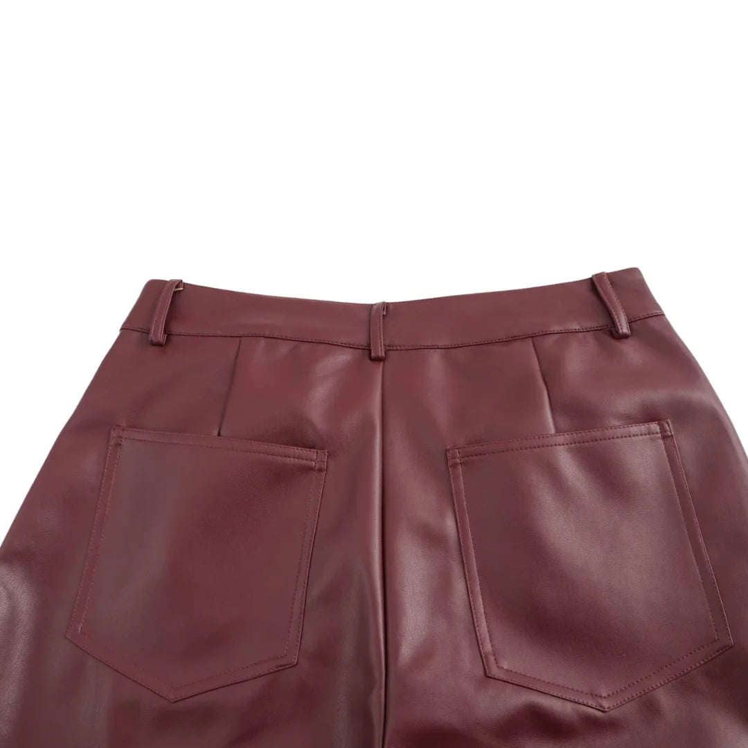 Kunstlederhose Burgundy Rot – Weit geschnitten, Elegant & Vegan